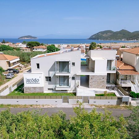 Arodo Suites Nea Iraklitsa Екстер'єр фото