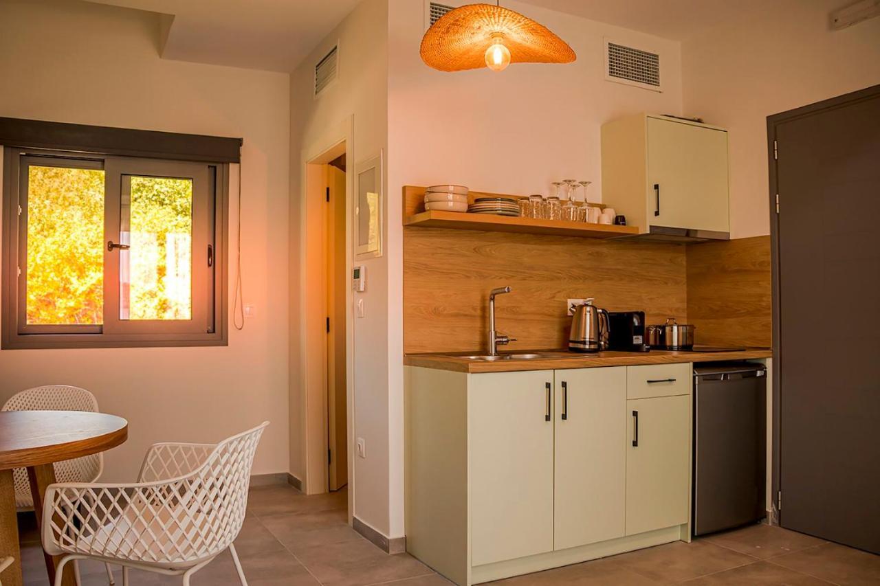 Arodo Suites Nea Iraklitsa Екстер'єр фото