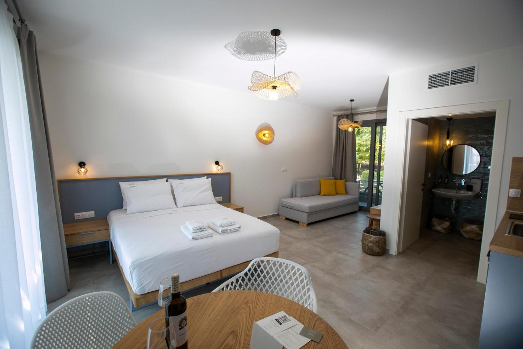 Arodo Suites Nea Iraklitsa Екстер'єр фото