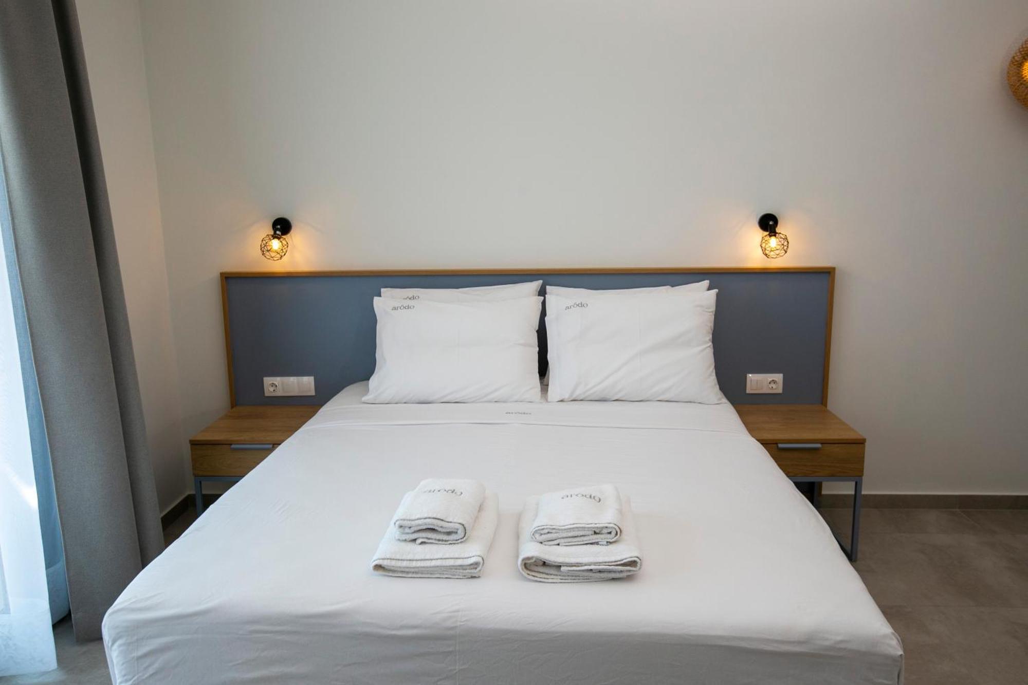 Arodo Suites Nea Iraklitsa Екстер'єр фото