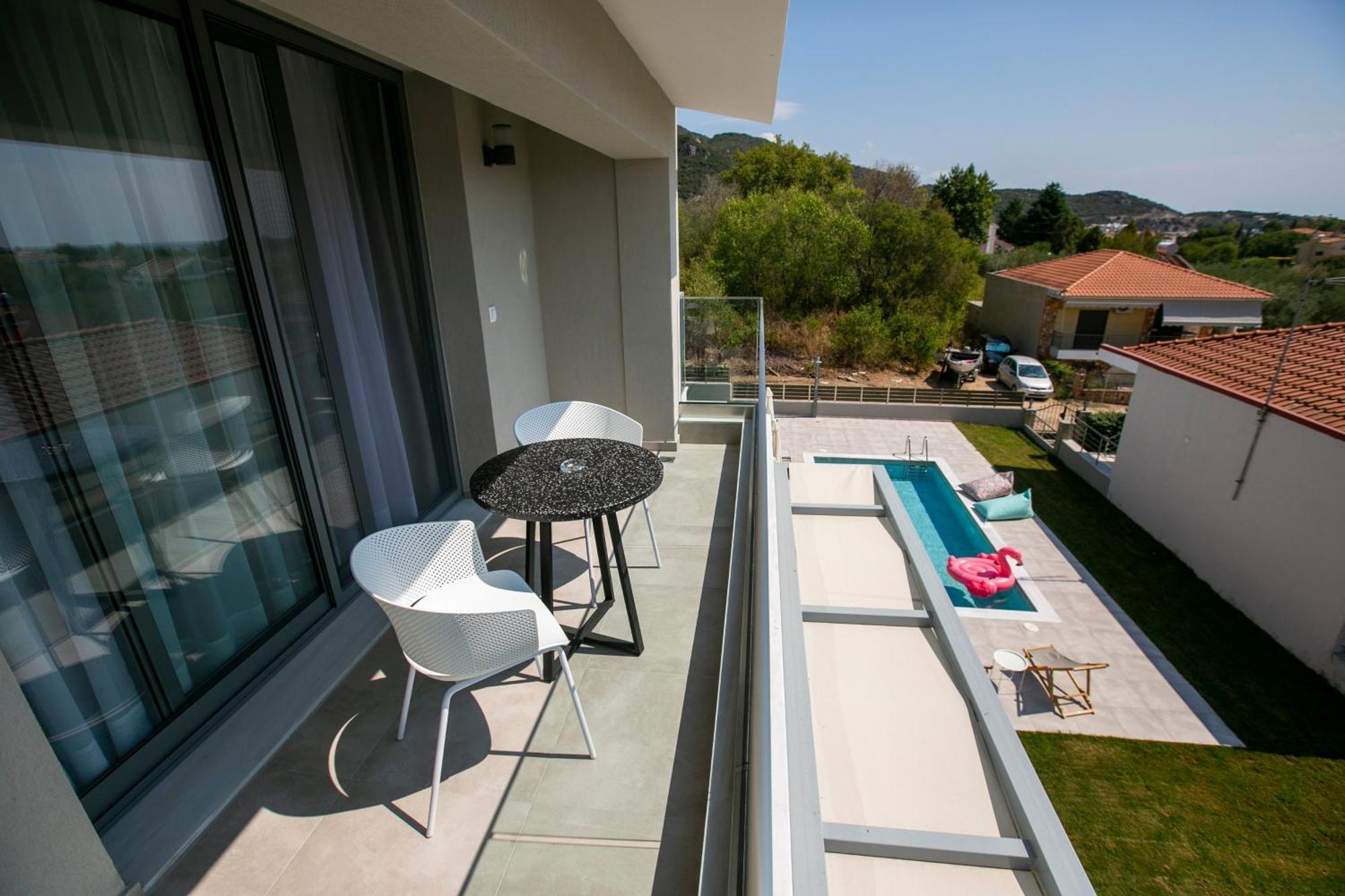 Arodo Suites Nea Iraklitsa Екстер'єр фото