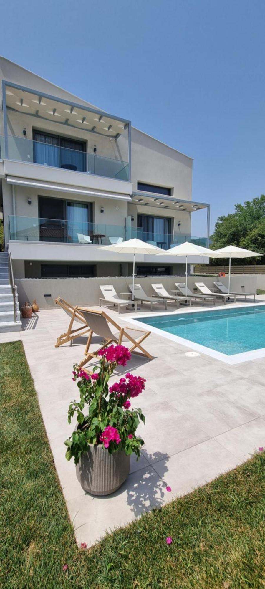 Arodo Suites Nea Iraklitsa Екстер'єр фото